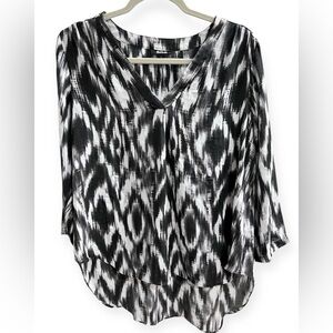 A.N.A. Women’s Blouse - Size Large - black and white - B-neck EUC